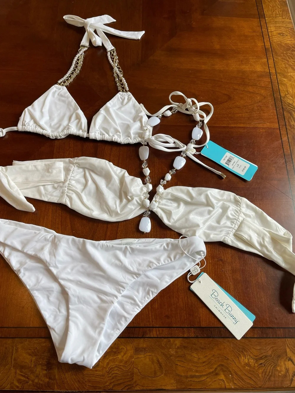 Lot of two large white tops with pearl theme and one xl bottoms full coverage - Picture 7 of 15